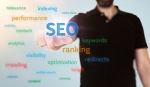 آموزش جذب مخاطب هدف: چکیده تجربیات نی نی سایت در سال 1404 – 26 مورد کلیدی با پاسخ به سوالات متداول