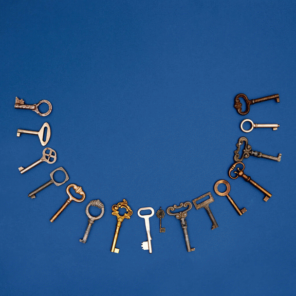 آموزش جذب مخاطب هدف: چکیده تجربیات نی نی سایت در سال 1404 (25 مورد و سوالات متداول)